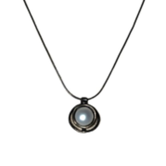NEW Antique Embedded Pearl Pendant Necklace - Picture 1 of 3